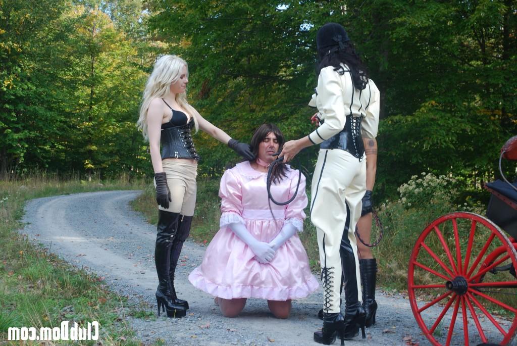 13P Mulheres brincalhonas treinam escravas maricas na fazenda de escravos de Dietrich