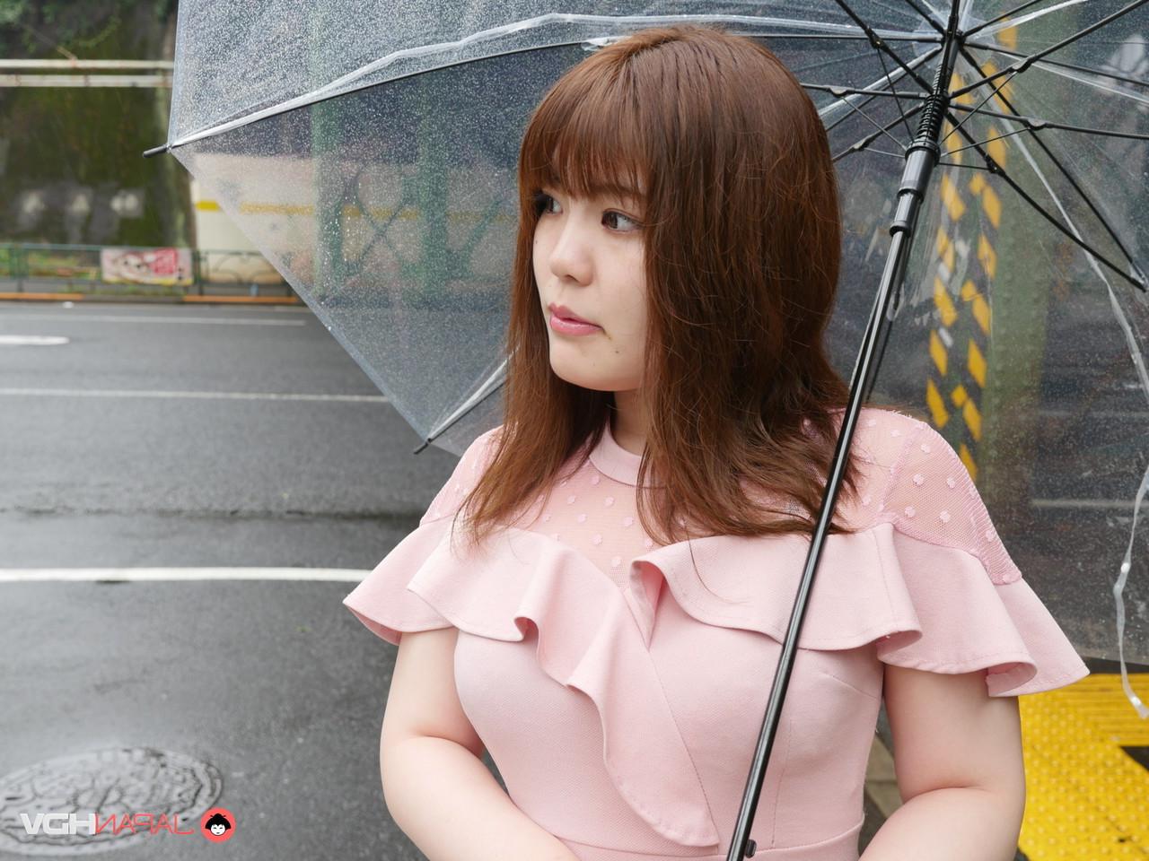 15P A ruiva japonesa Natumi Hayakawa apregoa sua bunda legal depois de se despir
