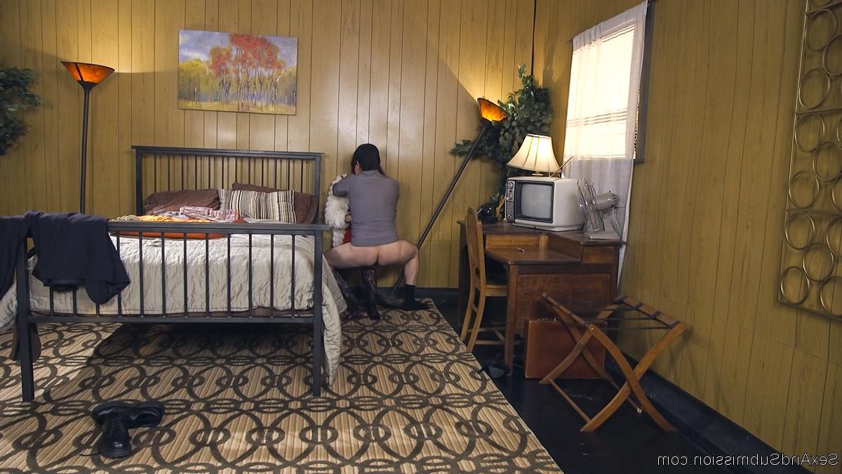 20P Submissive wife Maci May gets a thorough anal pounding in rope bondage