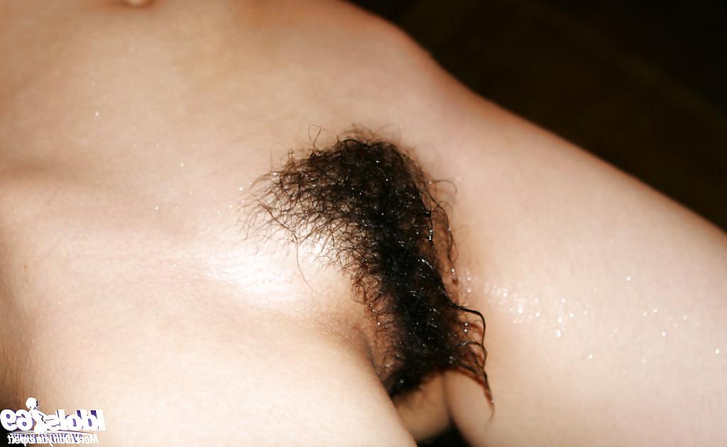 15P Svelte asian babe with hairy cunt Momo Yoshizawa taking bath