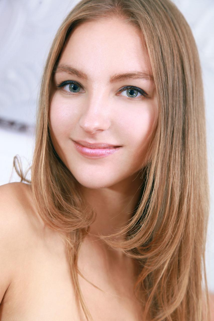 20P Met Art Izabel A.