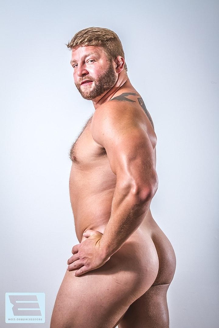20P Homens gays musculosos fazem boquetes gostosos uns nos outros e fazem sexo anal hardcore
