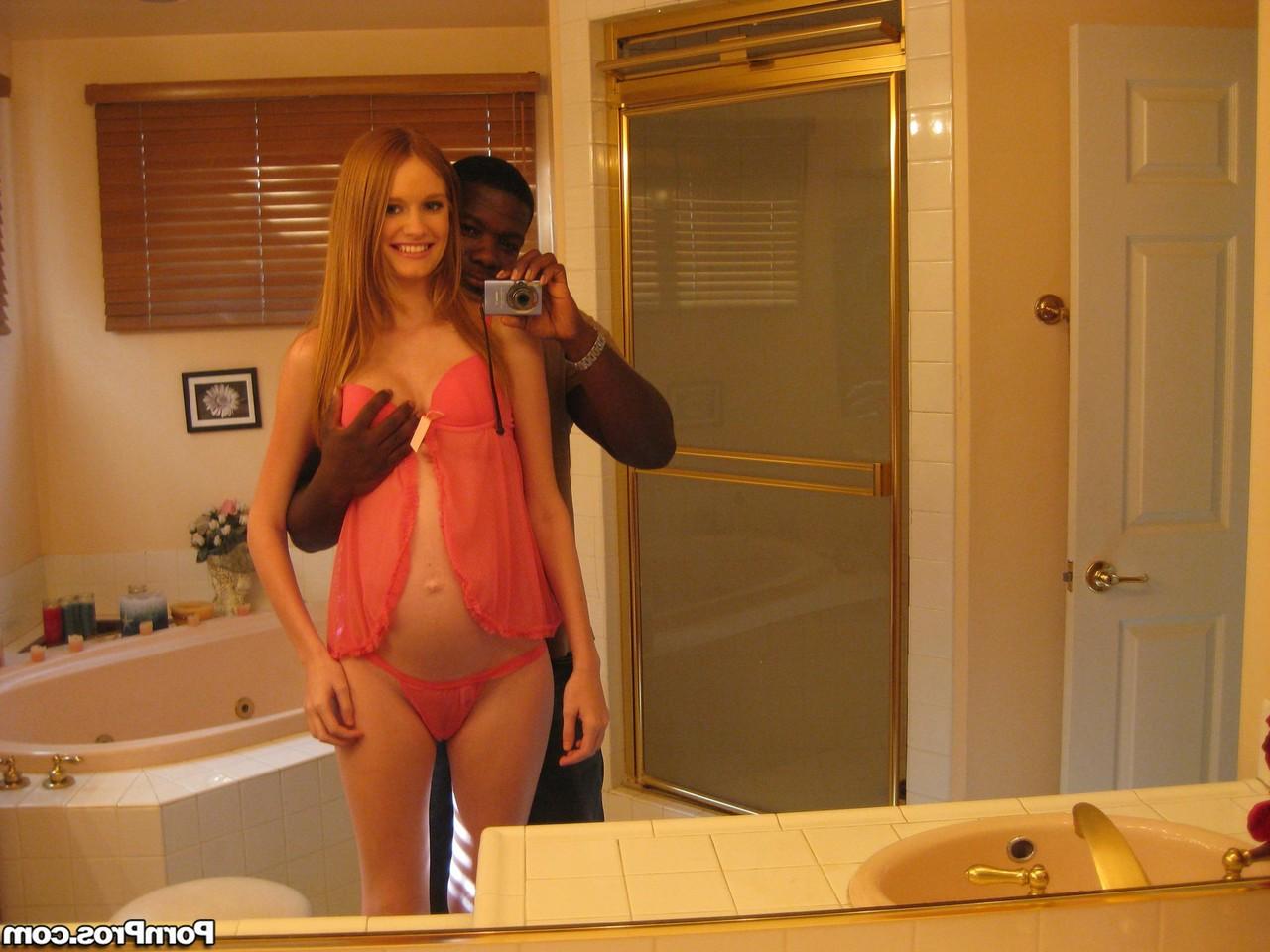 16P Pregnant redhead Layla Exx poses for the photoshoot with black guy