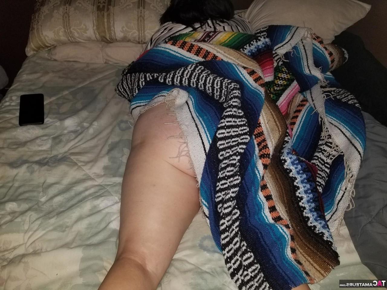 20P Amateur de mediana edad Sexy NE BBW lo más destacado es un gran trasero durante la acción en solitario