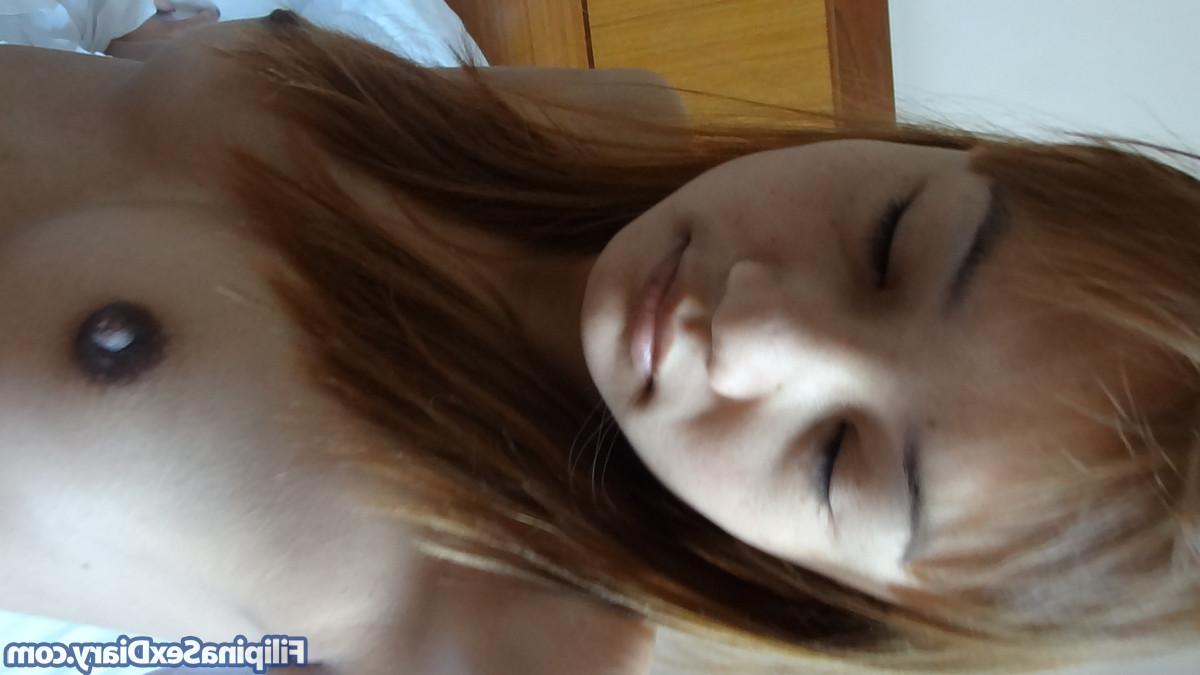 20P A pequena adolescente asiática Pim gosta de sexo POV matinal com seu novo namorado
