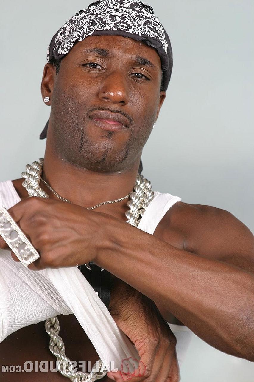 20P JD Daniels & Derrick Paul blow each other's dicks & fuck in a gay IR scene