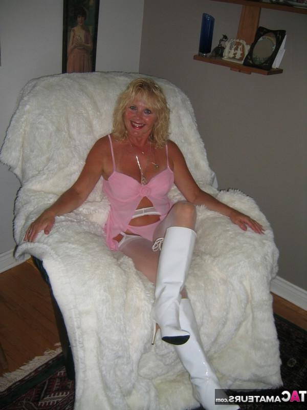 20P Mature blonde Ruth gets banged on a bed during a POV scene