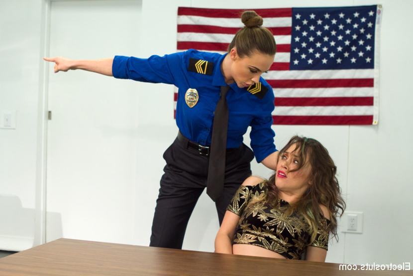 15P Kristina Rose is anally fisted before sex with a strapon lesbian