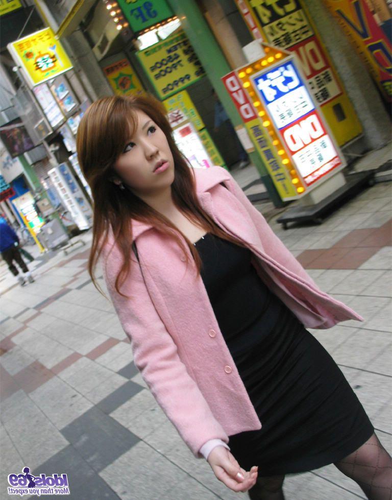 16P La dulce joven japonesa pelirroja mizuki se desnuda mientras se ducha