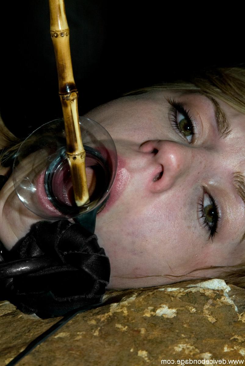 20P Device Bondage Lexi Belle