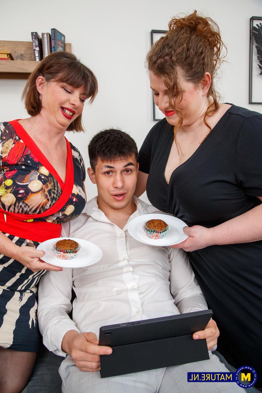 20P As gordinhas Ivana S e Tess desfrutam de sexo hardcore em um 3some com um jovem garanhão