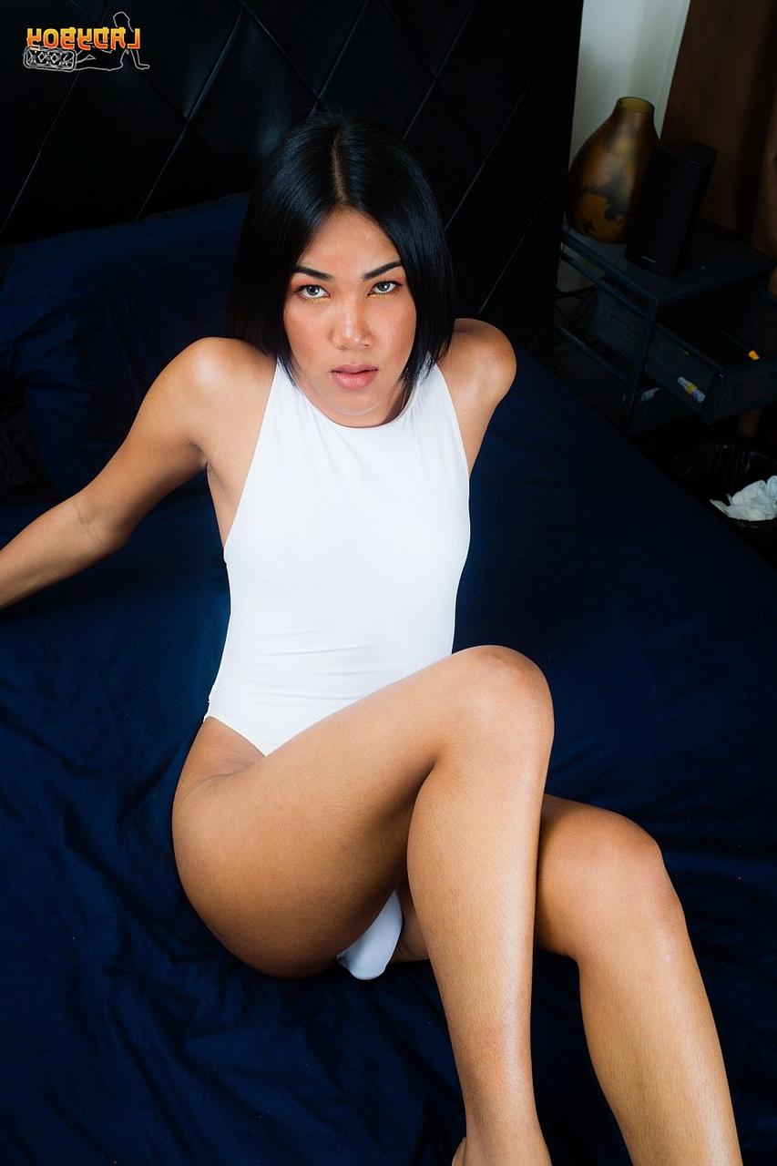 16P Linda travesti gata Mo puxa seu incrível pau quente e se masturba