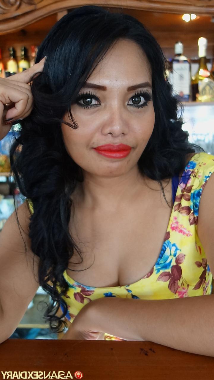 20P Linda garota asiática é pega e fodida por um estranho no POV