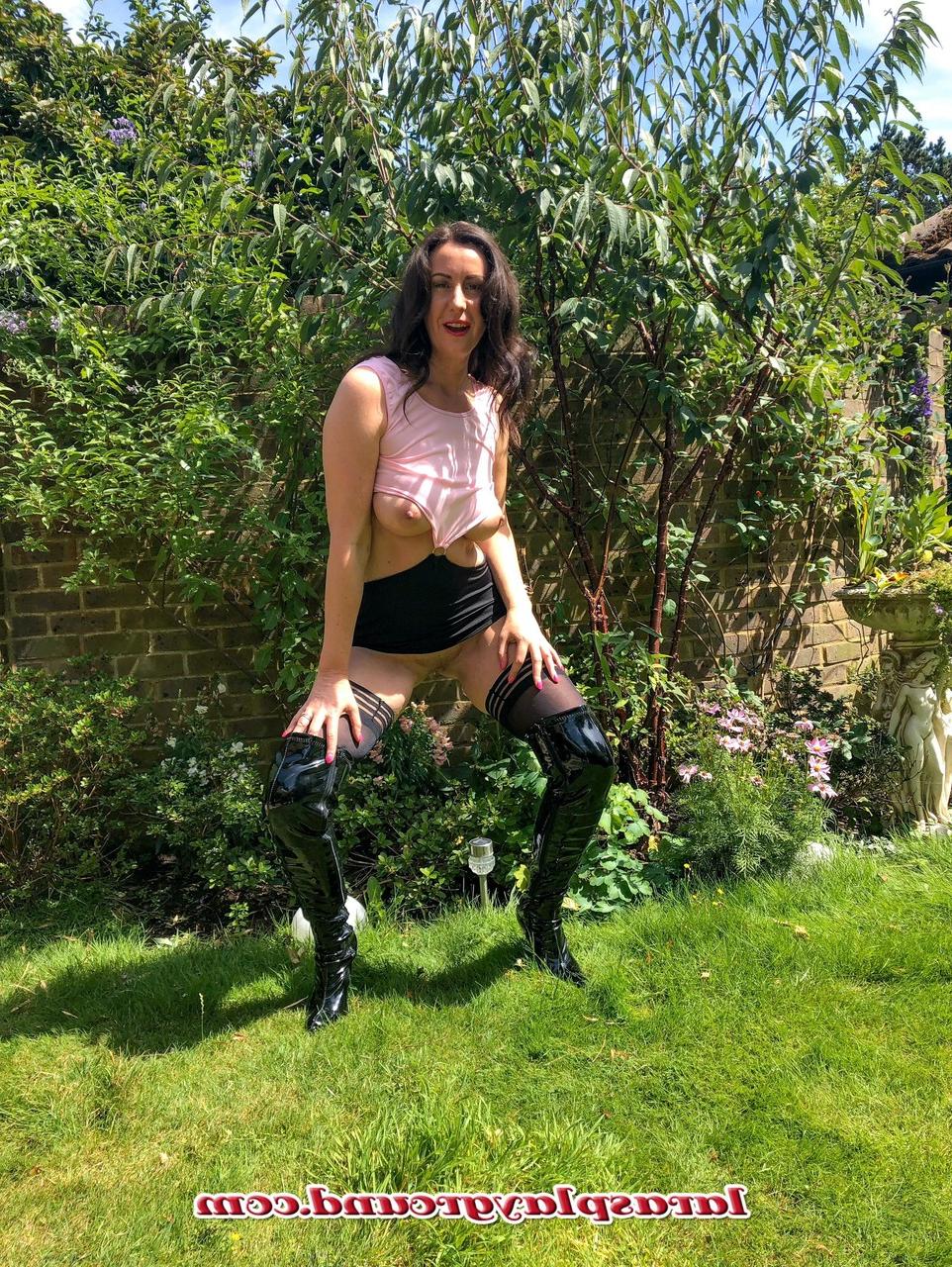 20P Stunning MILF Lara and her beautiful maid tease in nylons and boots