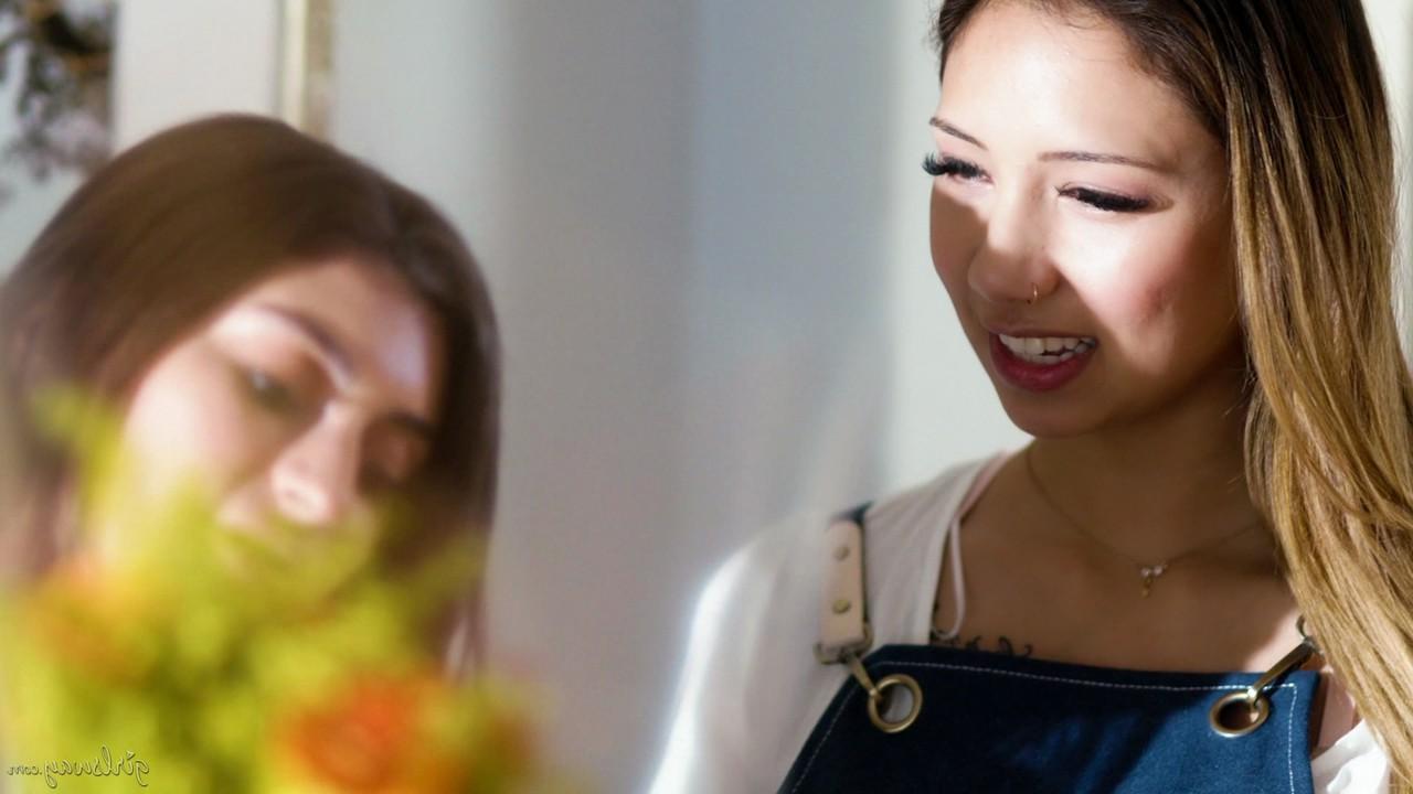 15P Kimora Quin and Mae Milano have lesbian sex during a flower delivery