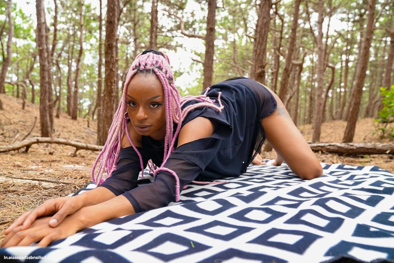 20P A gata negra sacanagem Chayenne Johnson termina sexo hardcore ao ar livre com um boquete