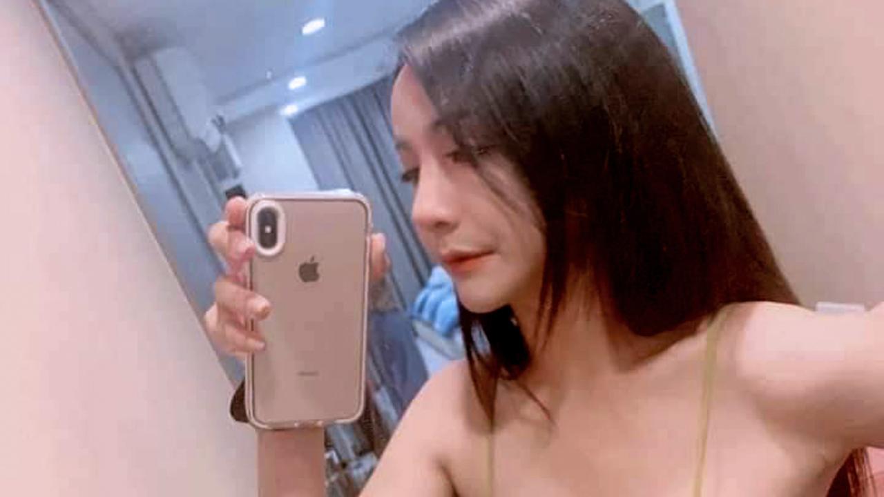 15P La hermosa transexual asiática Valentina posando seductoramente en su compilación