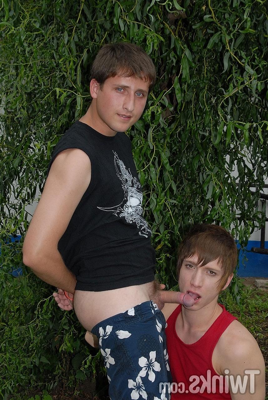 20P Skinny emo twink sucks a knob and takes it in his rear love hole