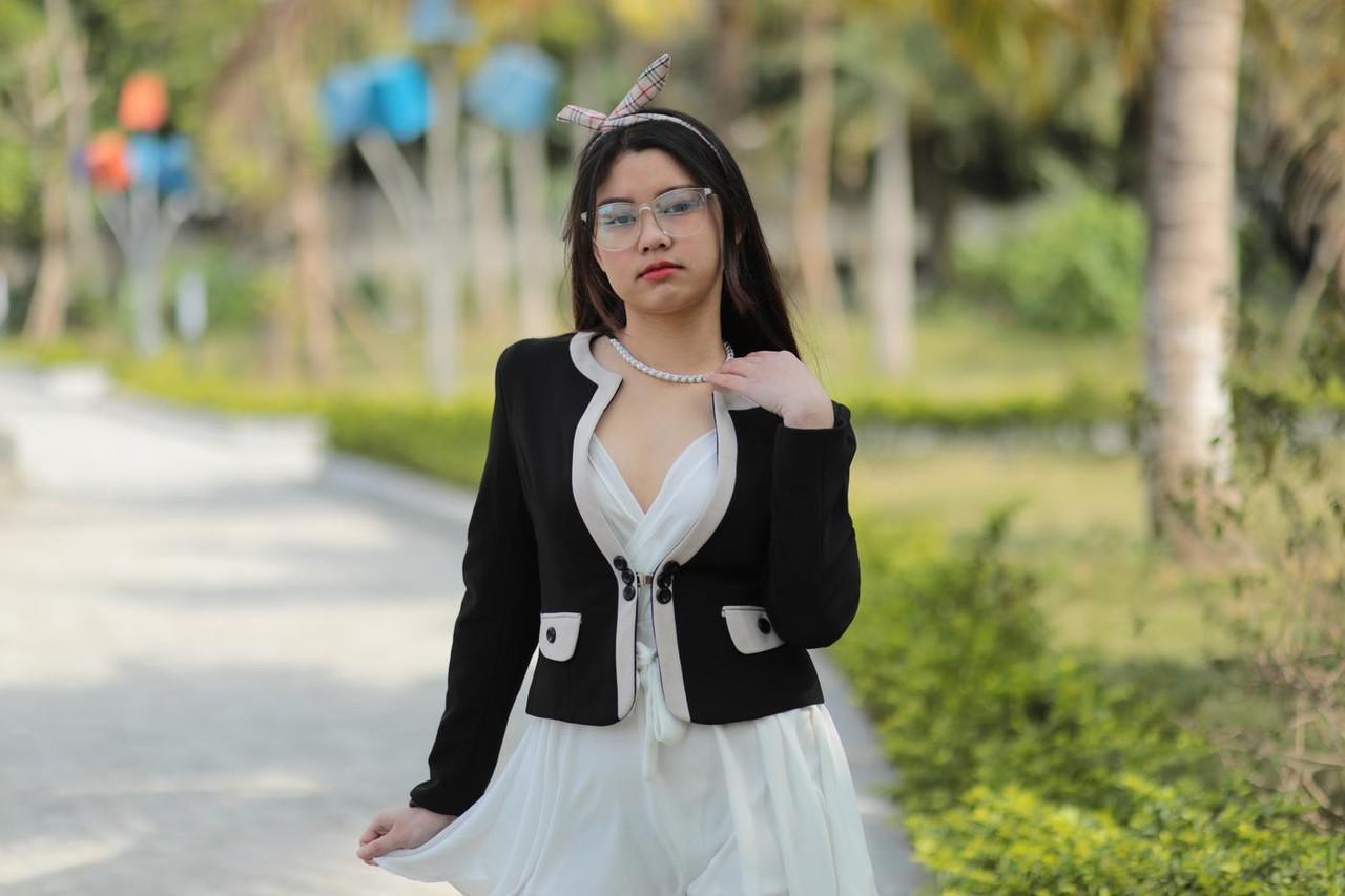 20P Beautiful Asian babe with glasses Natalia posing in her cute outfit in public