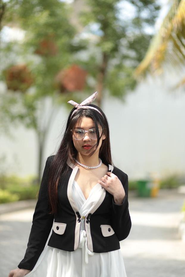 20P Beautiful Asian babe with glasses Natalia posing in her cute outfit in public