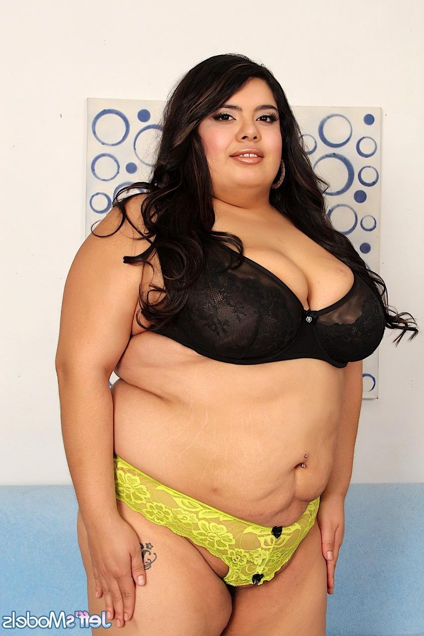 20P Chubby babe Bella Bangz enjoys an old man's big dick in several hot positions