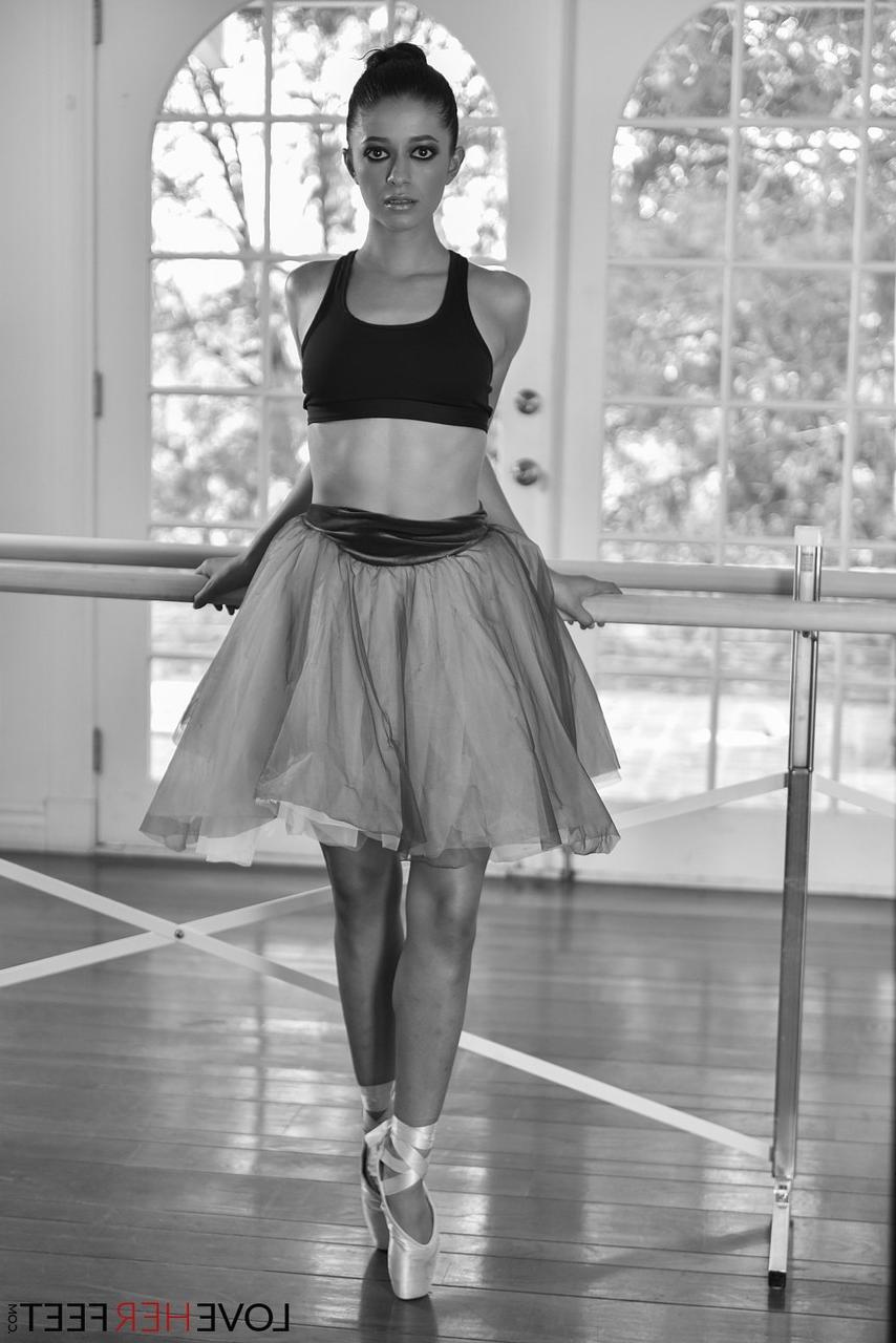 17P Flexible & lithe ballerina Izzy Bell stretches completely naked in the studio
