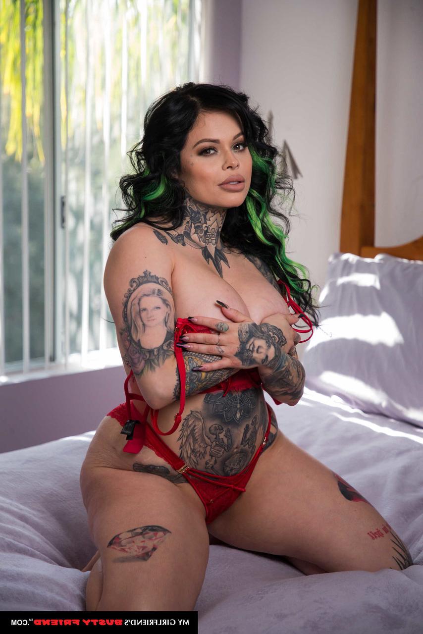 20P Esposa latina tatuada Xwife Karen fode seu castor e peitos grandes