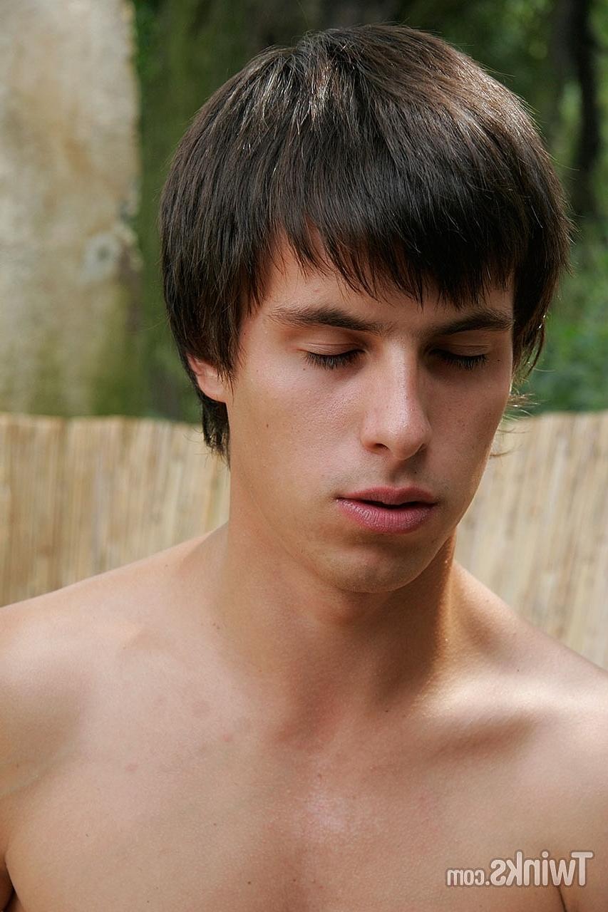 17P Skinny twinks strip their shorts and engage in outdoor gay sex action
