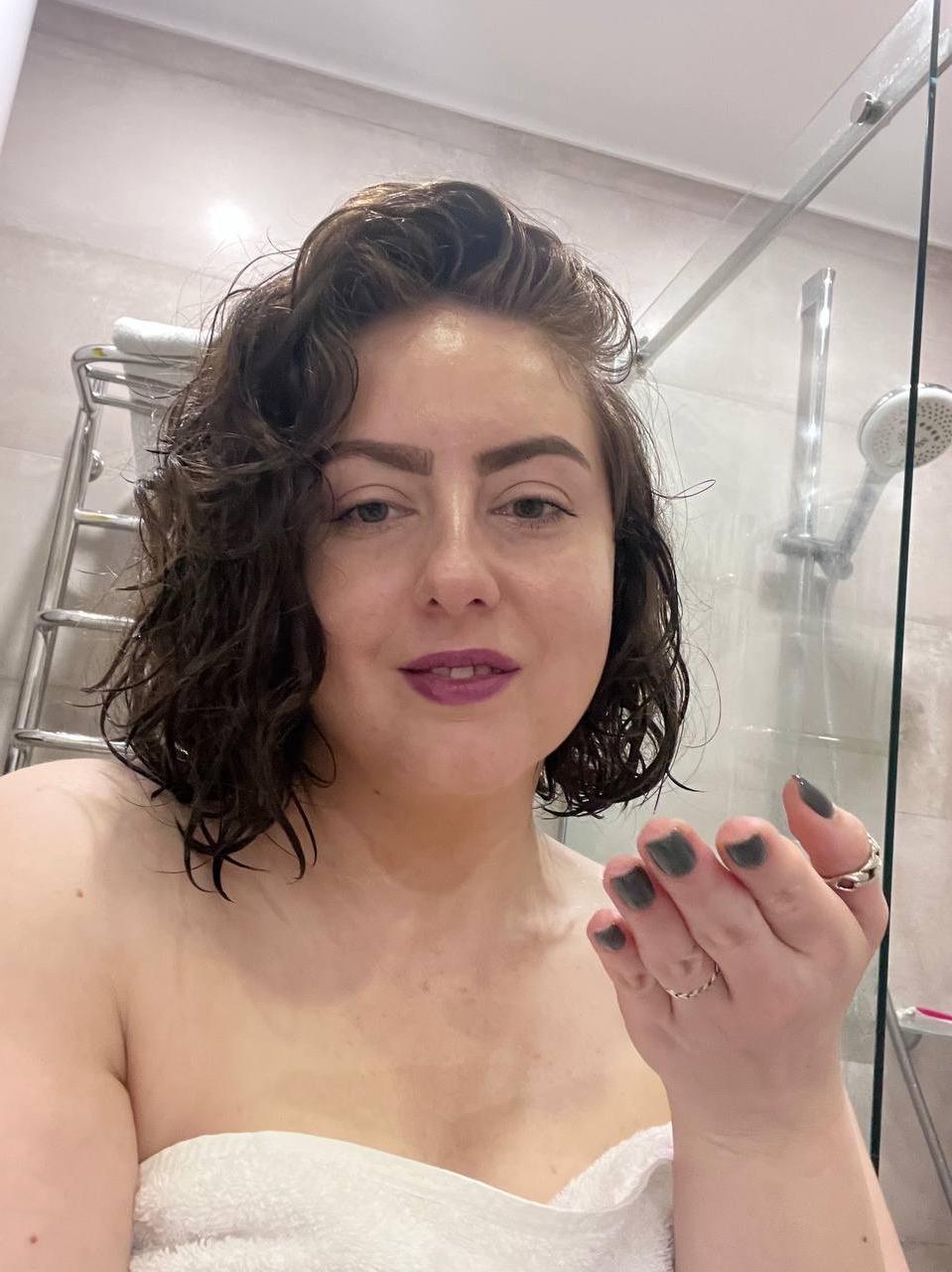 10P Kristi KKK, la grosse d'OnlyFans, expose ses courbes meurtrières sous la douche