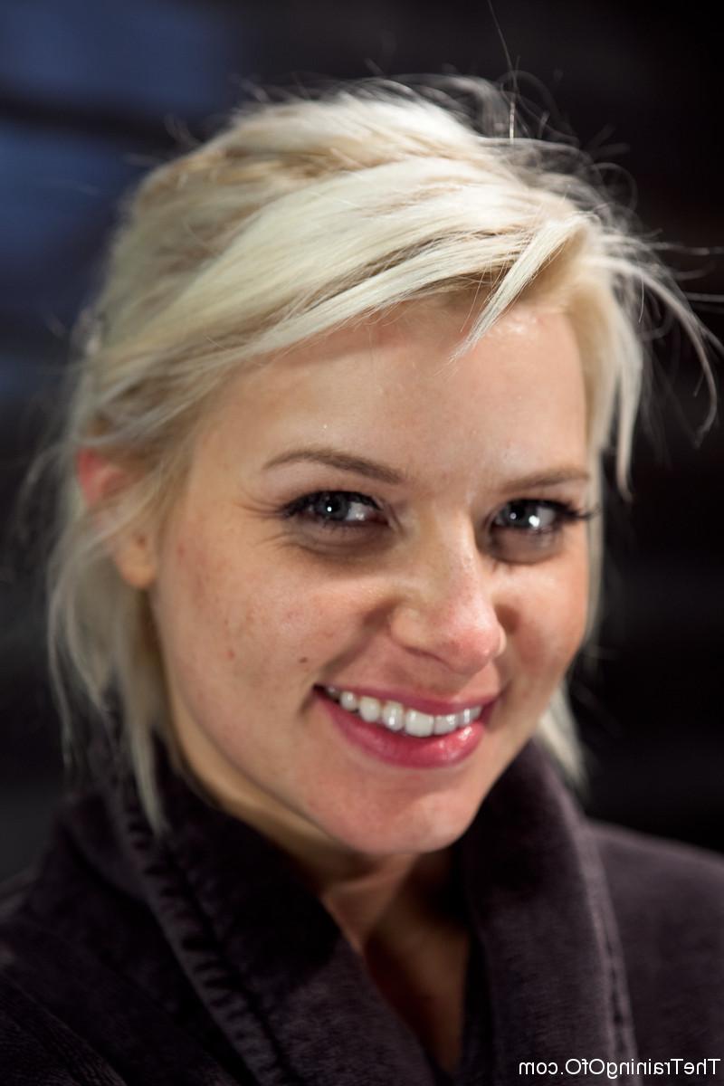 20P O treinamento de O Anikka Albrite, Derrick Pierce