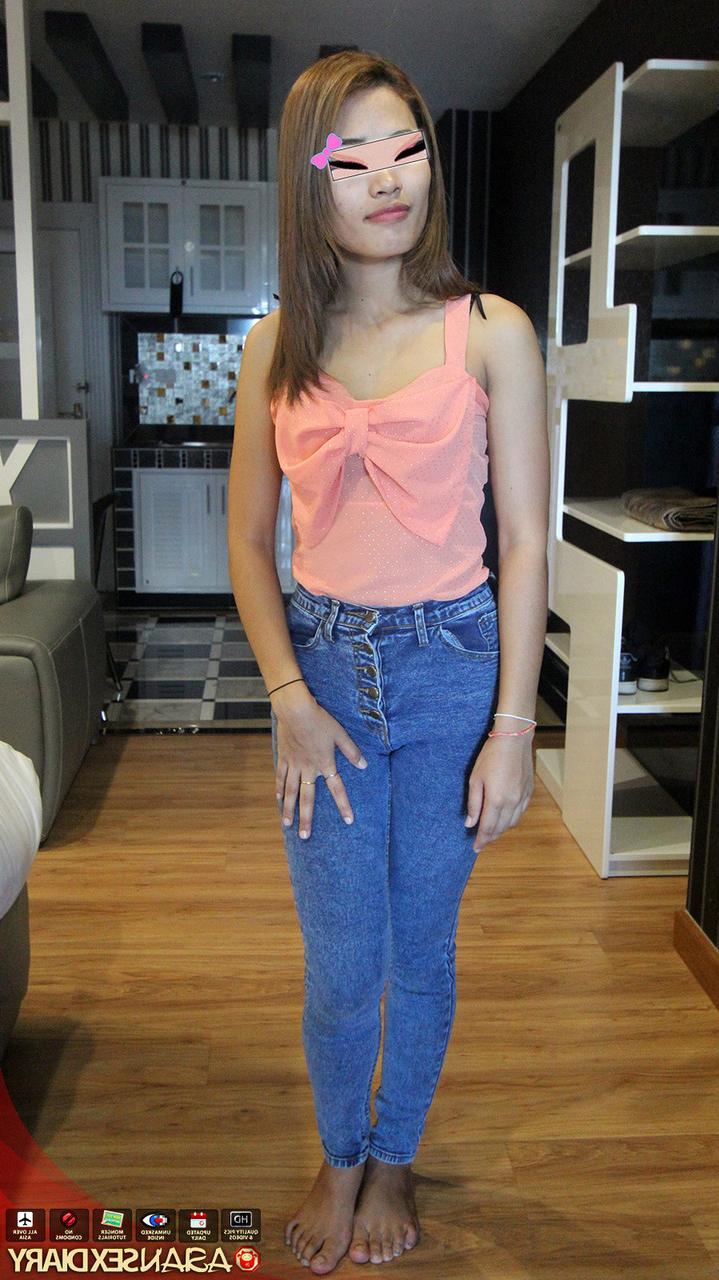 15P Junges thailändisches Mädchen bekommt nach POV-Sex mit einem Ausländer einen Creampie