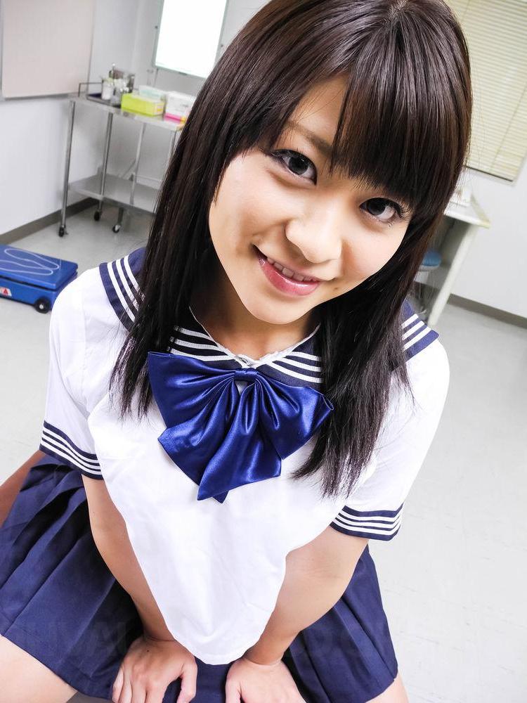 16P 日本人学生の星野あいかが制服姿でハメ撮りセックス