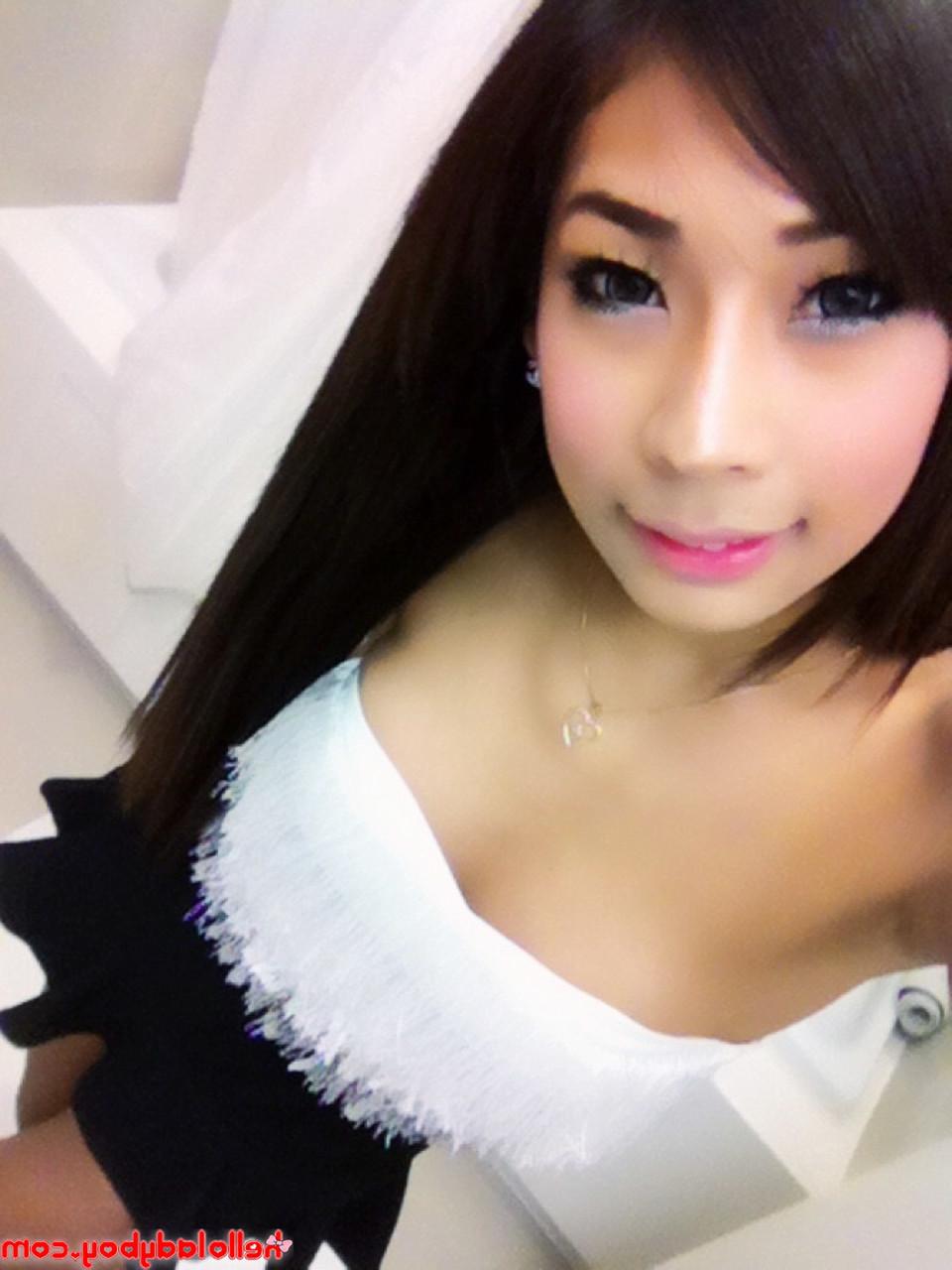 20P Hello Ladyboy 