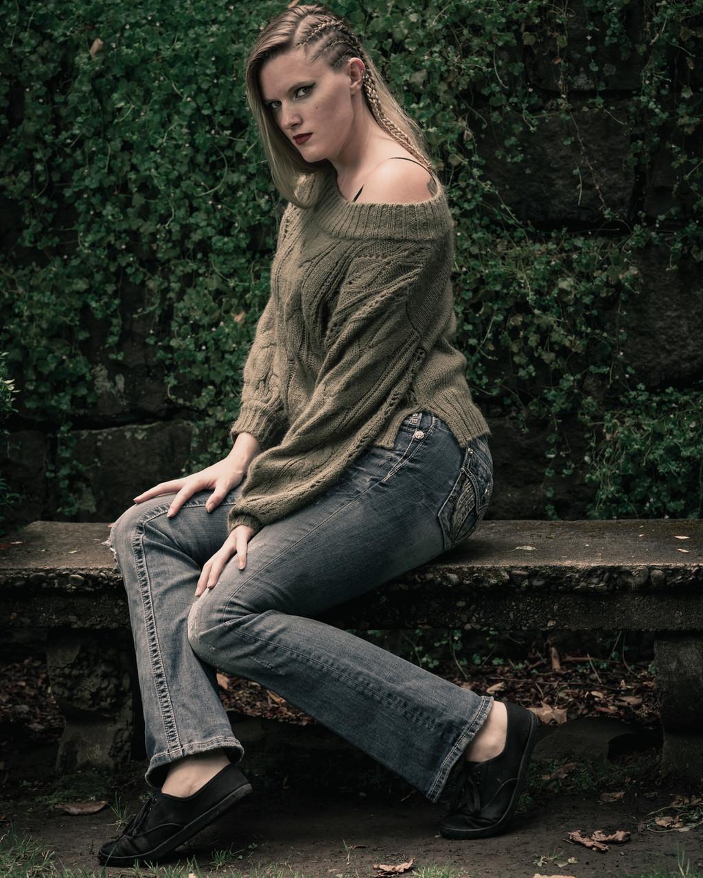 20P Blonde model posing in her green sweater and tight jeans in a solo