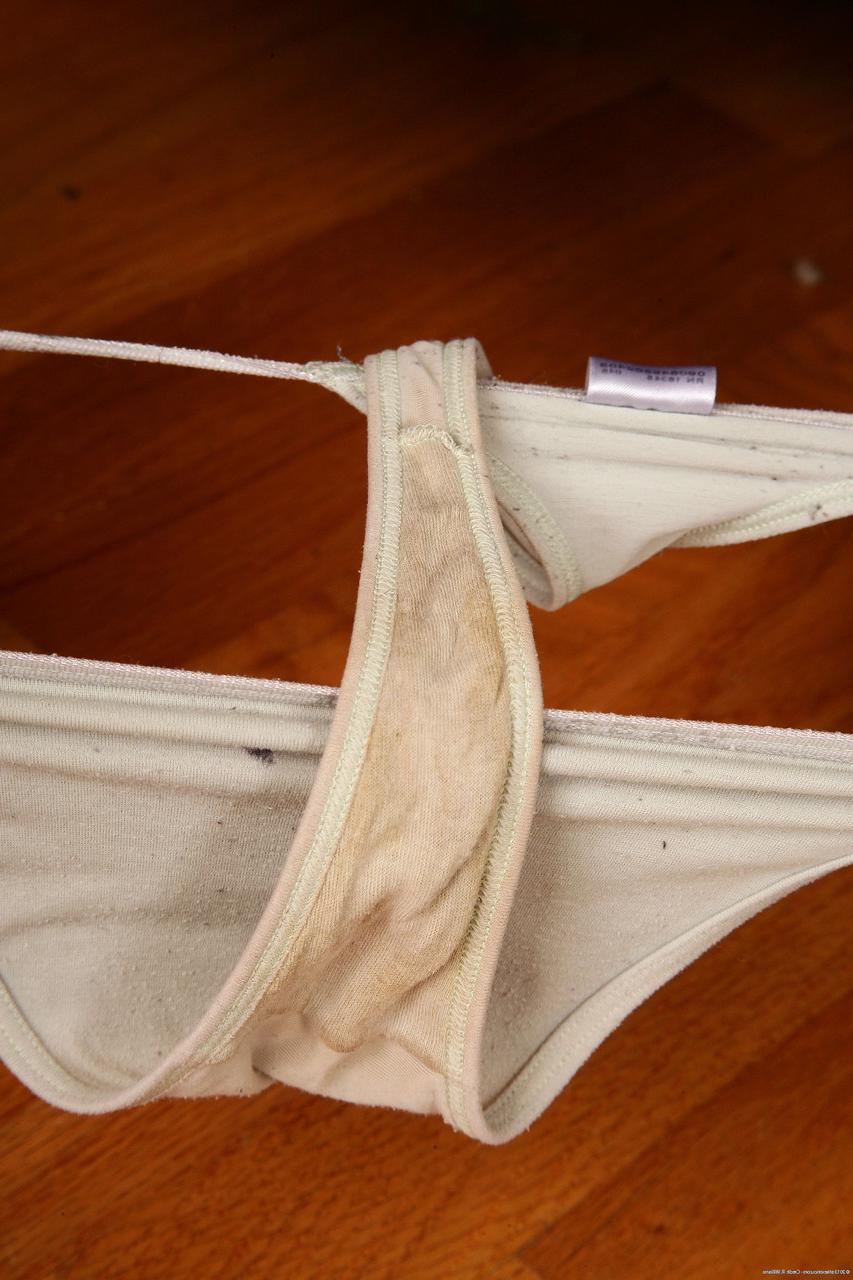 20P A amadora curvilínea Ashley Brewington expõe sua bunda enorme e sua vulva peluda