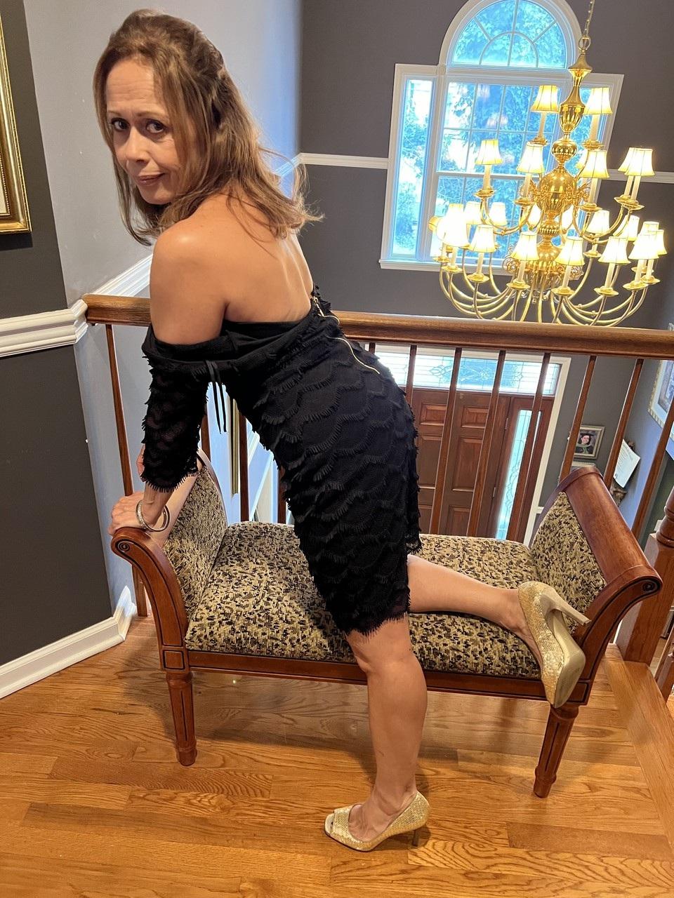 18P Linda amadora MILF Lourdes Rodriguez expõe seus seios flácidos e bunda redonda