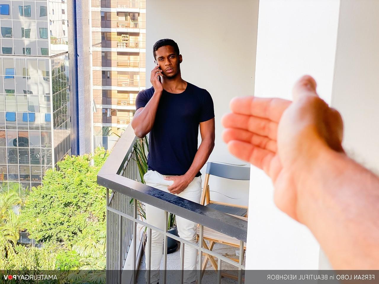 20P Cara gay de ébano com um pau enorme Manuel Skye é desossado por um cara branco no POV