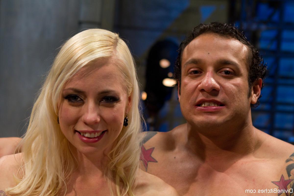 20P Blonde femdom Lorelei Lee sits on her slave's face & rides his dick