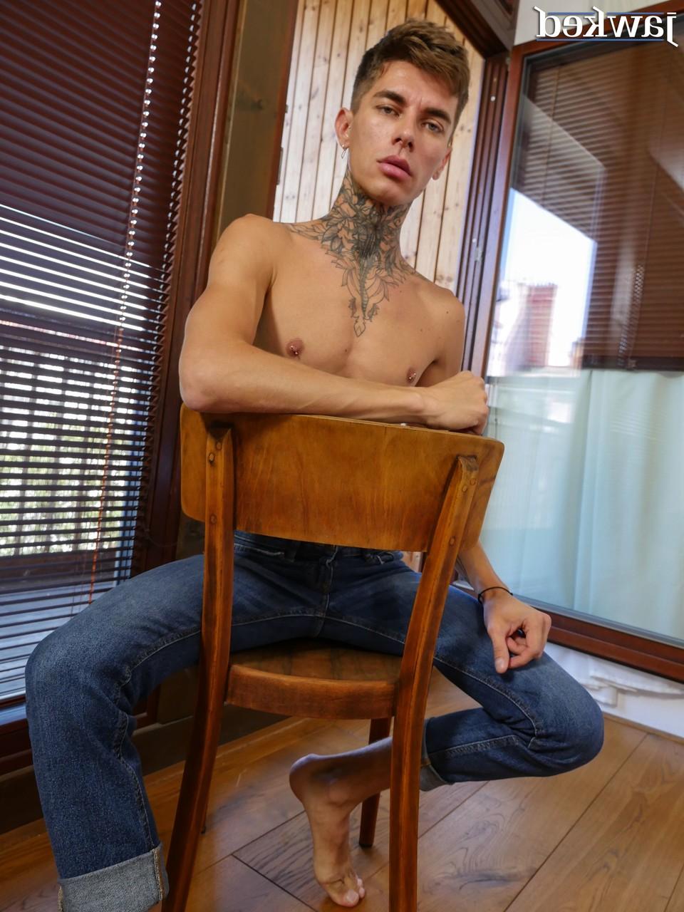 20P Der kiefernde MAKSIM ORLOV