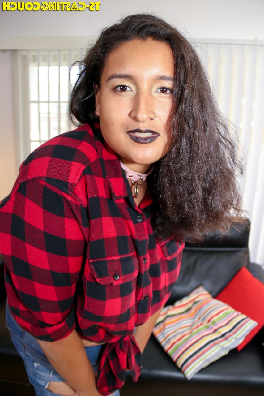 16P TS Casting Couch - Sandy Sorcière