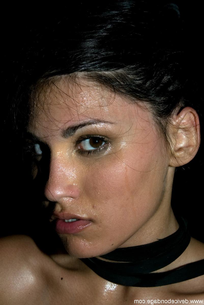 20P Linda e submissa gostosa Miss Jade Indica é chicoteada e humilhada