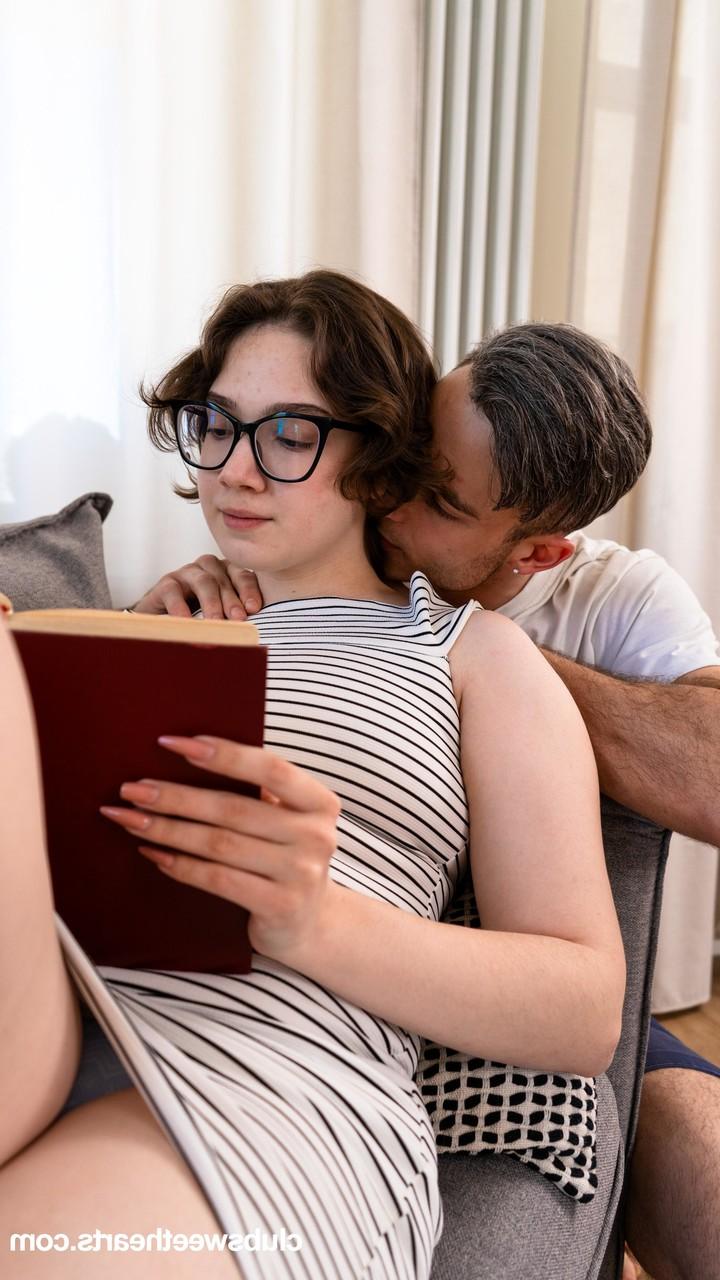 20P Nerdy amateur teen Berry Babe loses her virginity with her professor
