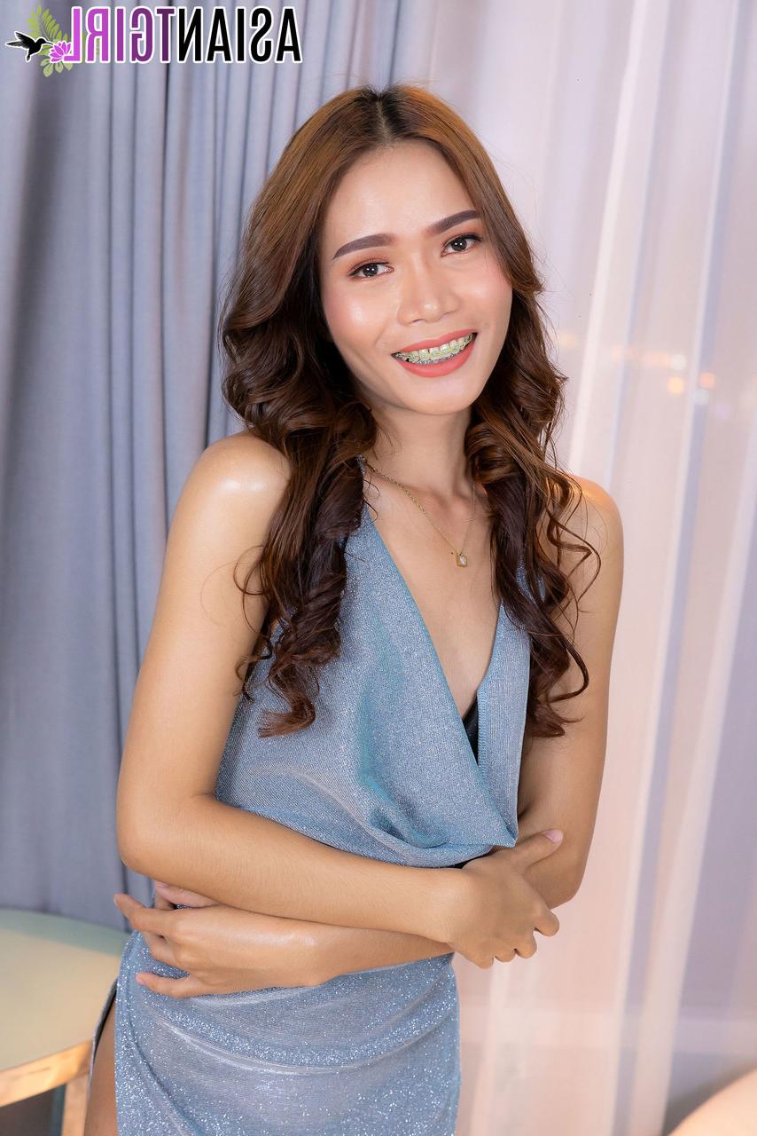 16P Asiática TGirl Isabella
