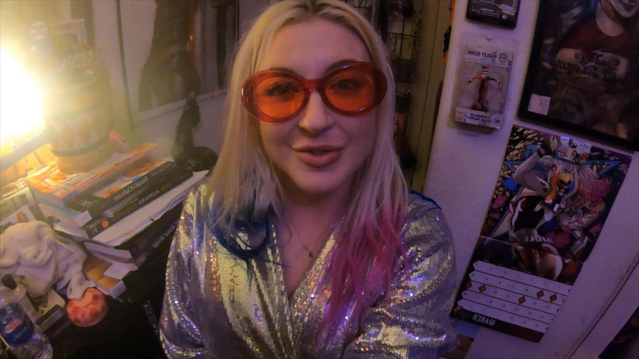 16P Blonde MILF Leya Falcon sucks & toys her pussy with a chocolate coloured dildo