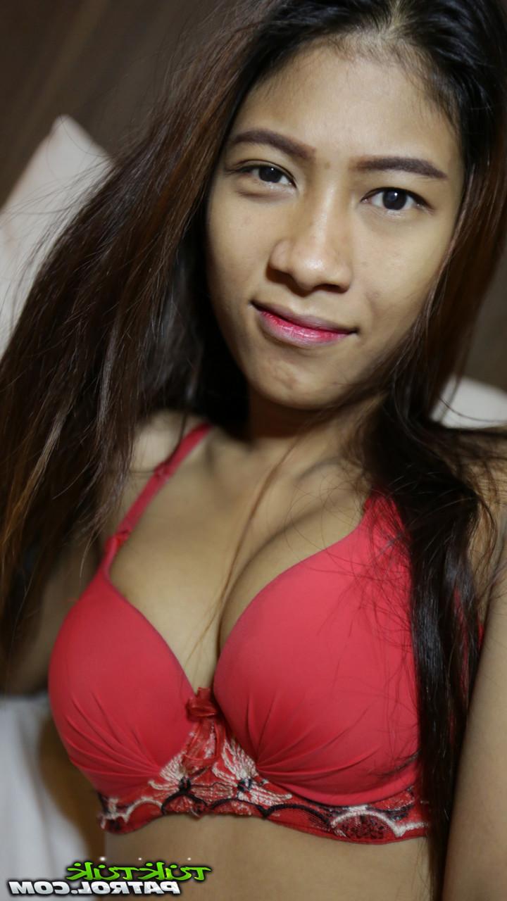 20P Pretty local Thai babe Jay gets nude at the hotel and shows her hairy twat