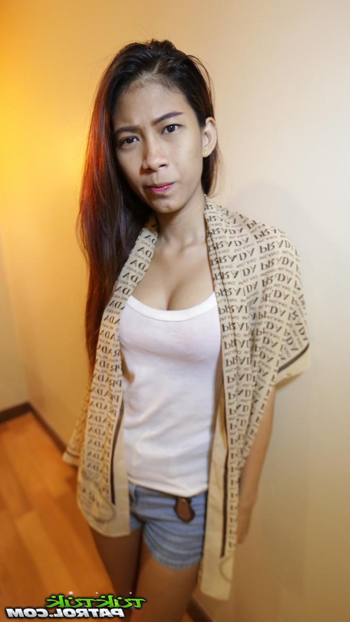 20P Pretty local Thai babe Jay gets nude at the hotel and shows her hairy twat