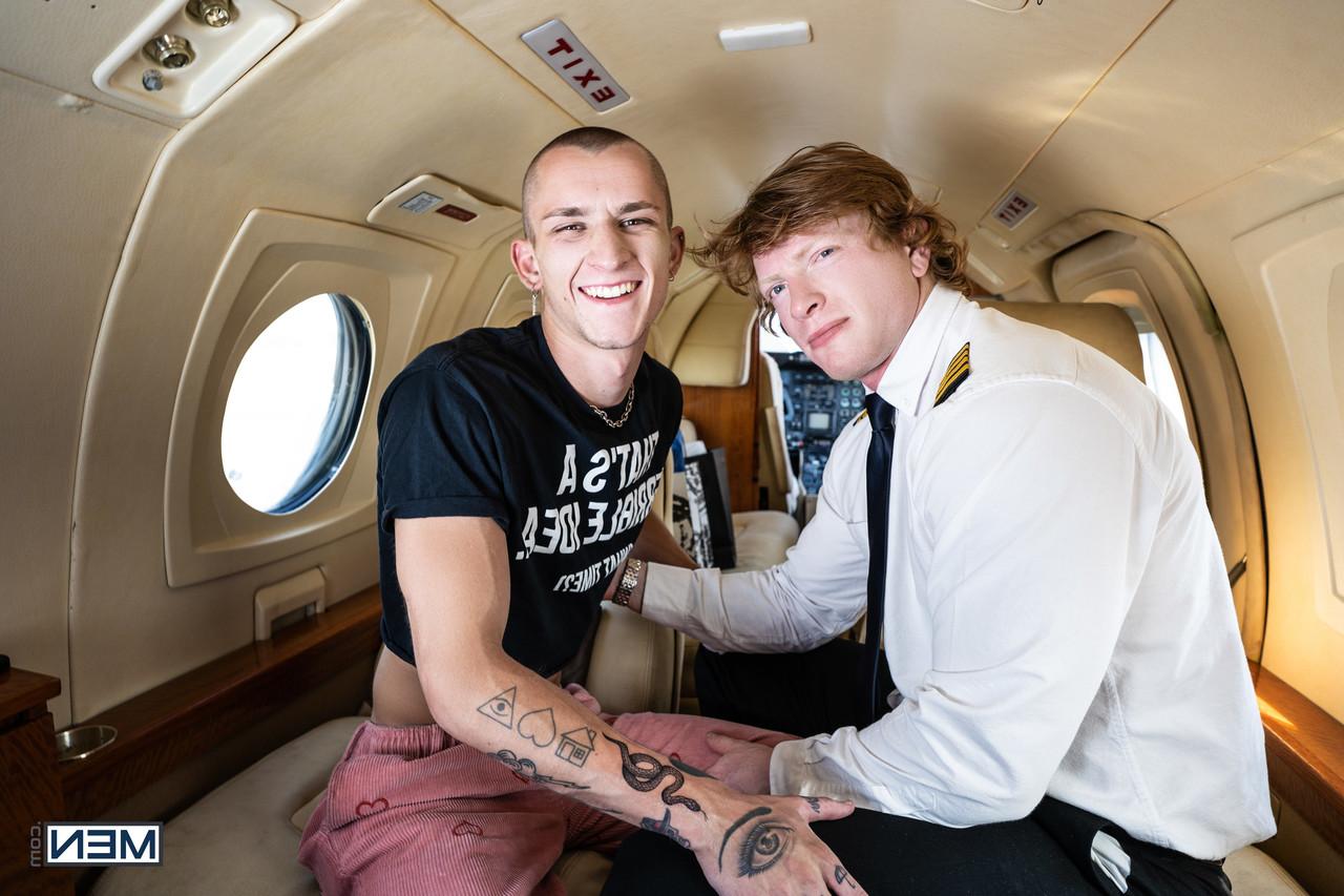 12P Hombres Com Kyle Connors, Theo Brady