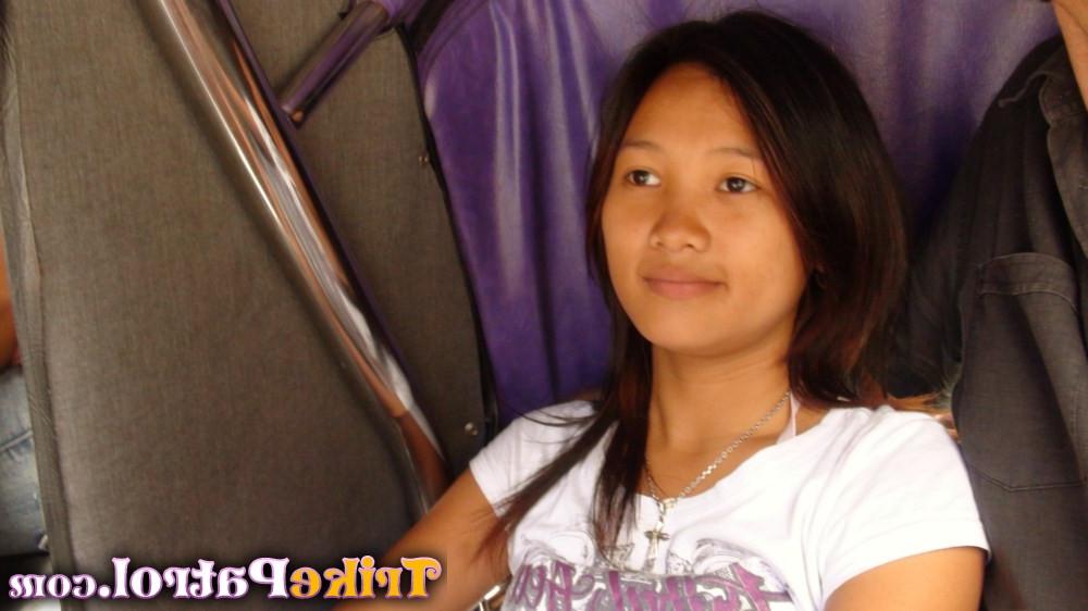 15P Asiatische Amateur-Irin trägt nach POV-Sex mit einem Ausländer ein mit Sperma bedecktes Gesicht