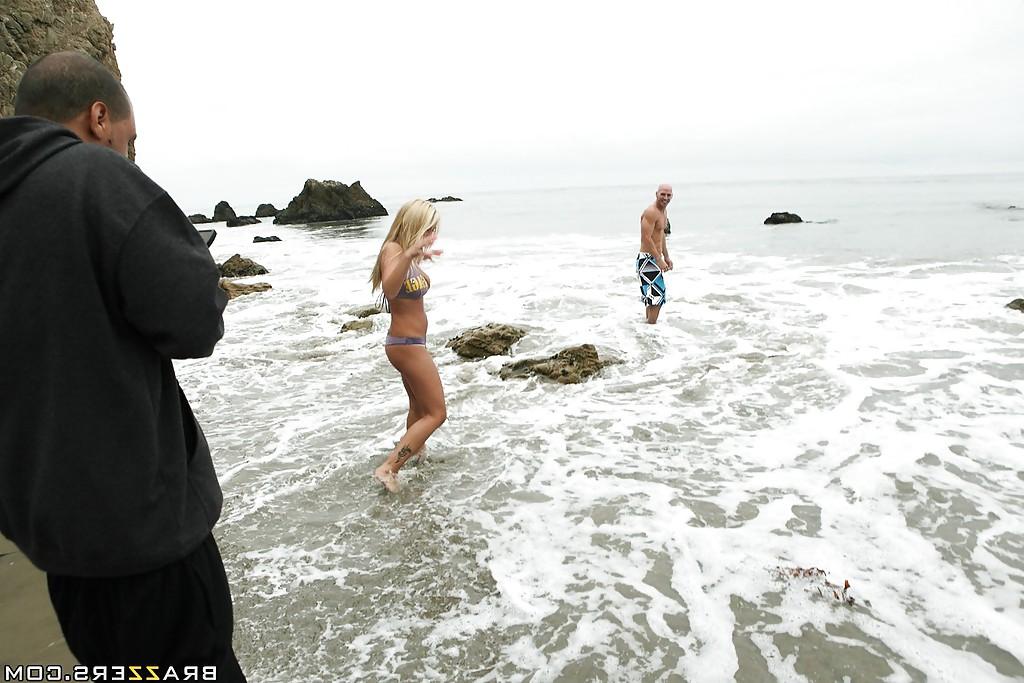 16P Pornstar Jessica Moore in bikini has her cunt fucked hard outdoor