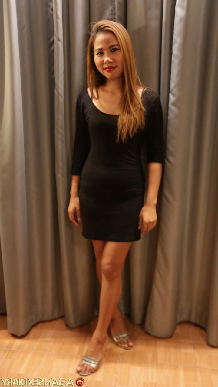 20P Amadora asiática mostra seu corpo e fica com tesão em seu castor espesso
